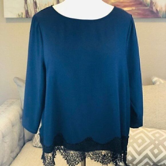 Plus size navy blue lace hem casual top 1X - Picture 7 of 8